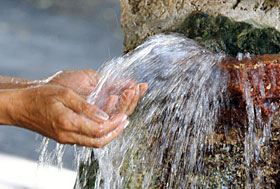 accueil mains eau
